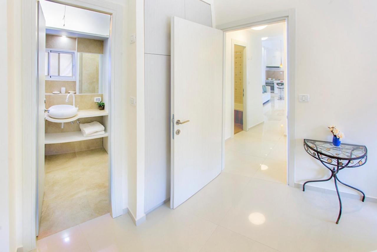 Luxury Apartment In The Heart Of The German Colony Jerusalem Exterior photo